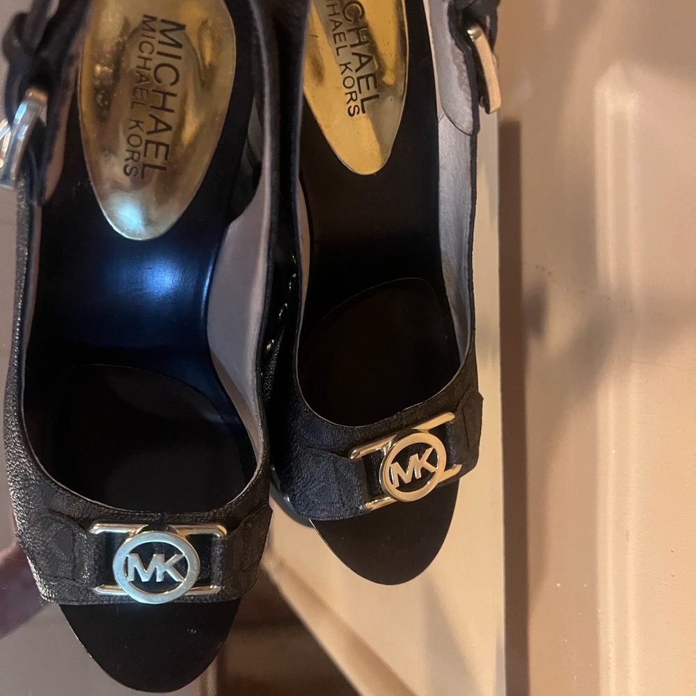 Michael kors heels - Picture 2 of 5